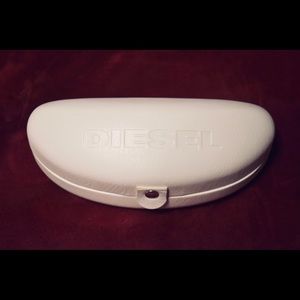 DIESEL WHITE EYEGLASSES STORAGE CASE